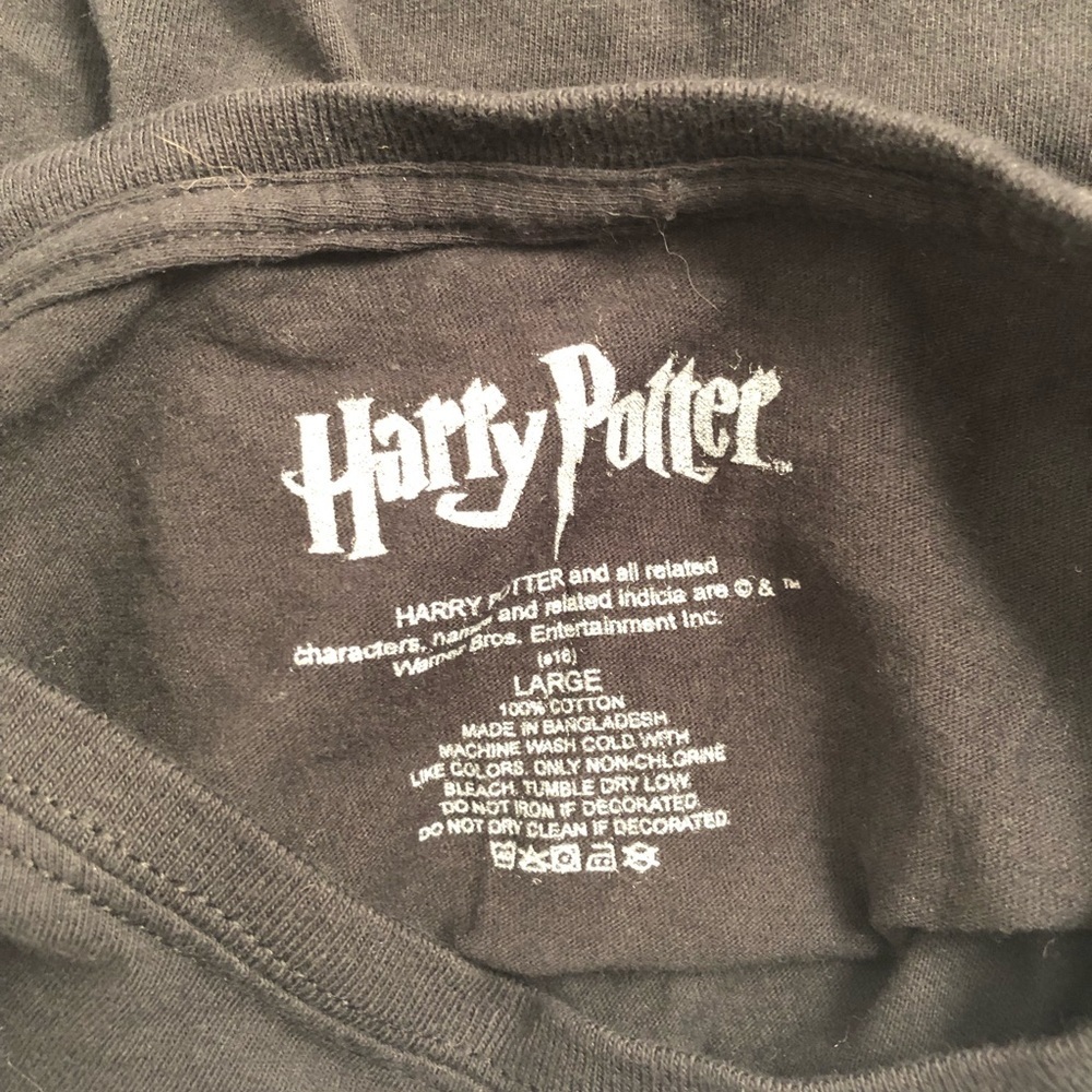 Harry Potter Hogwarts Alumni black and gold t-shirt L - Picture 7 of 7